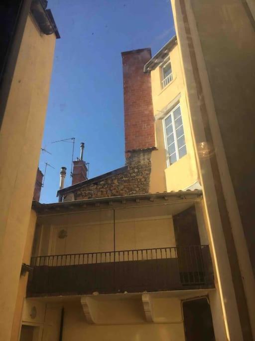 Le Silence Des Toits / Silence Under The Roofs Appartement *