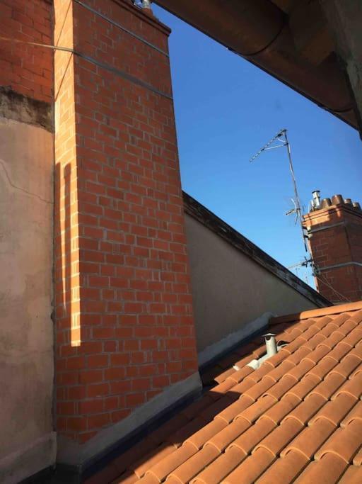 Apartment Le Silence Des Toits / Silence Under The Roofs
