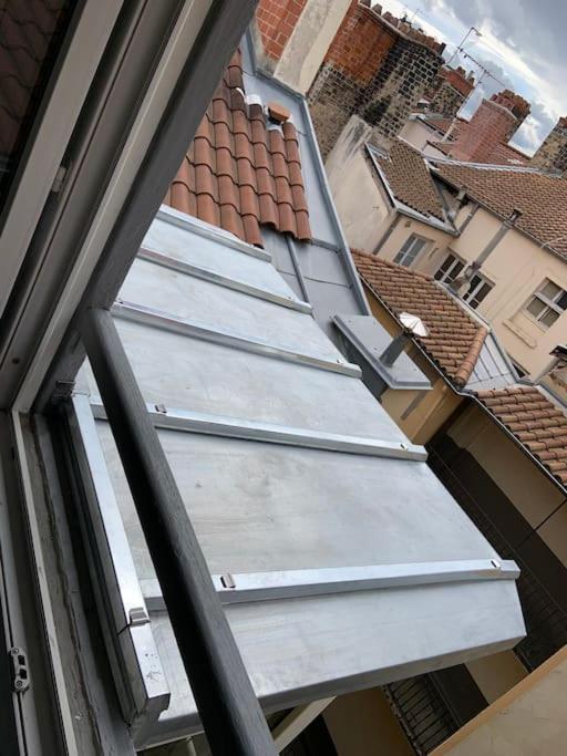 Le Silence Des Toits / Silence Under The Roofs Appartement *